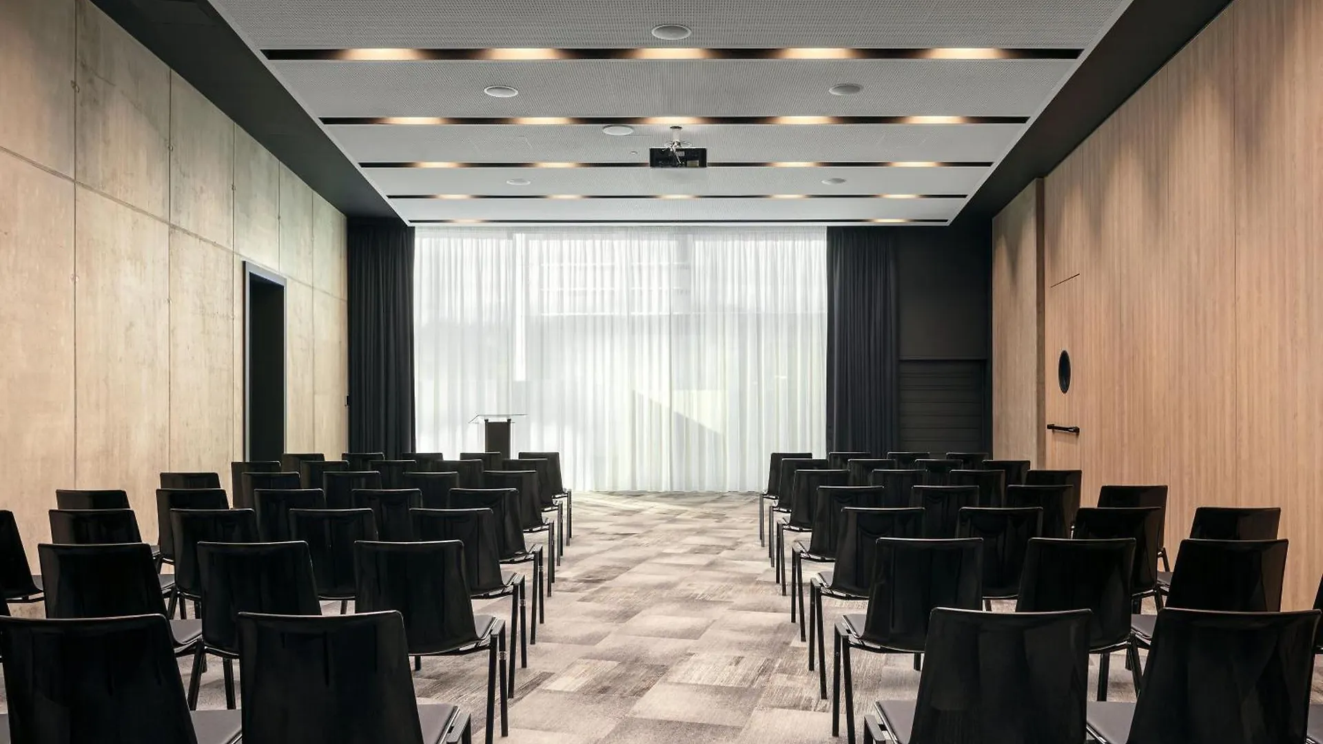 Stages Hotel Prague, A Tribute Portfolio Hotel פראג